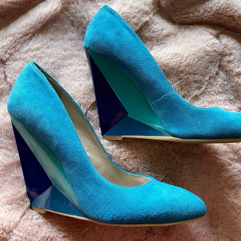 Super fun turquoise wedges